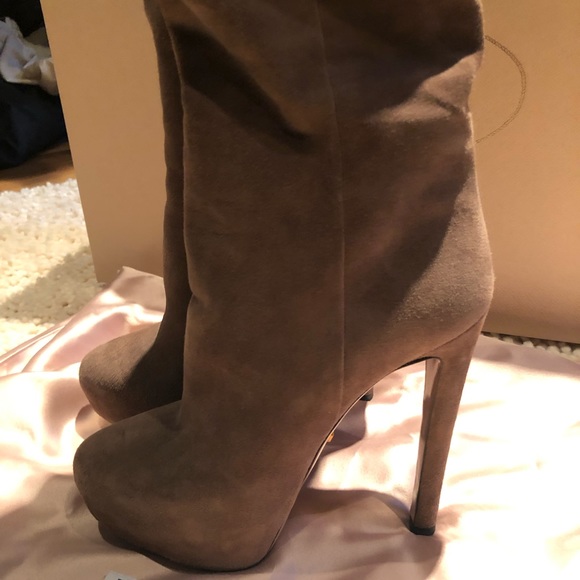 Knee high platform suede Prada boots - Picture 2 of 9